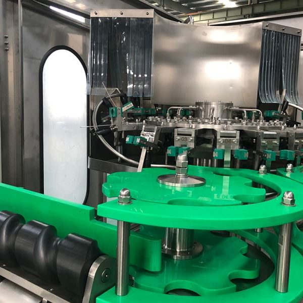 Автоматическое оборудование для розлива газированных напитков 3-в-1